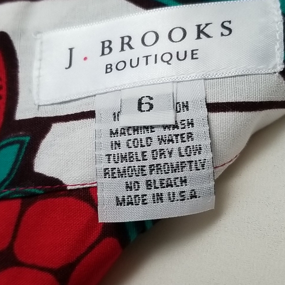 Beautifully patterned pencil skirt. Never worn. - Picture 5 of 5